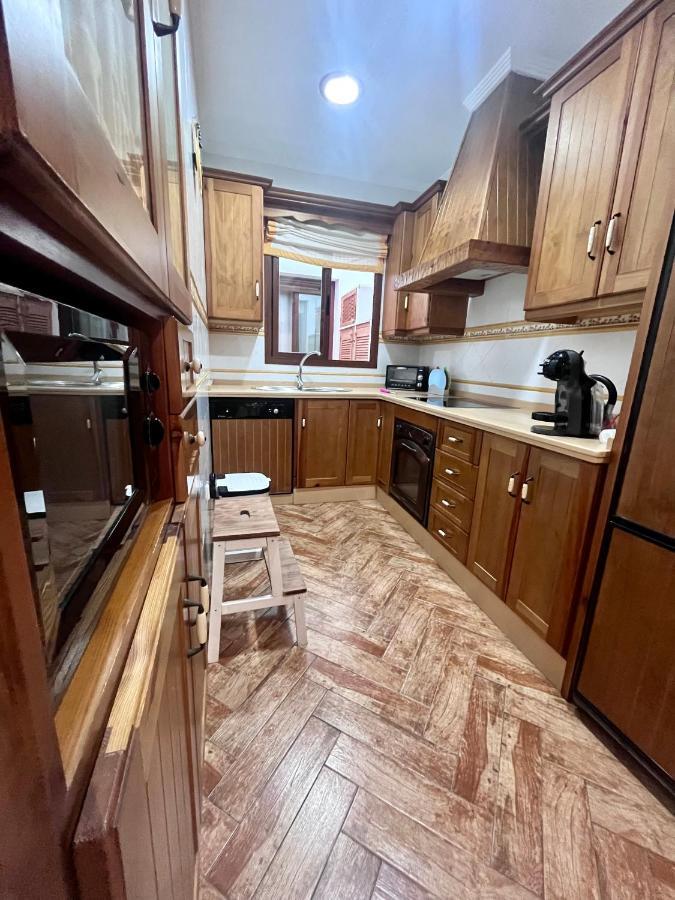 Casa Loli - Solo Familias Y Parejas Apartment โกนิล เด ลาฟรอนเตรา ภายนอก รูปภาพ