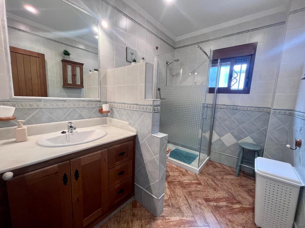 Casa Loli - Solo Familias Y Parejas Apartment โกนิล เด ลาฟรอนเตรา ภายนอก รูปภาพ